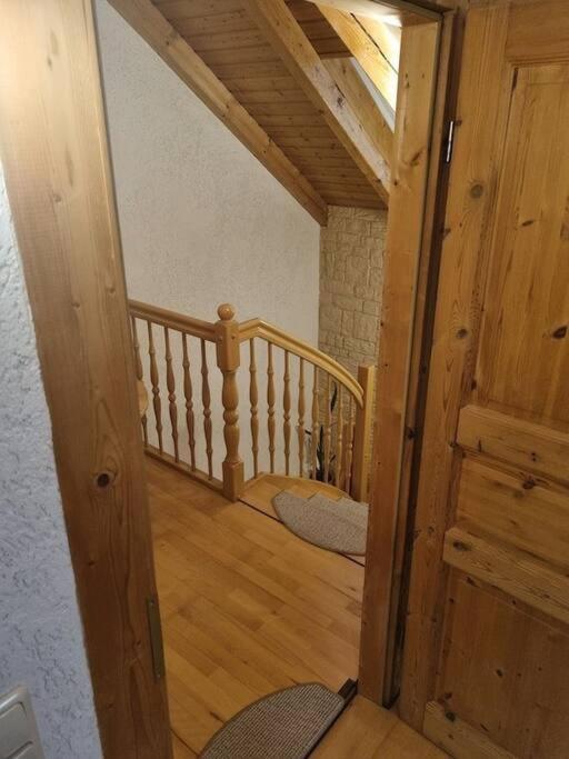 Gemuetliche Dachgeschosswohnung Erfurt Bagian luar foto