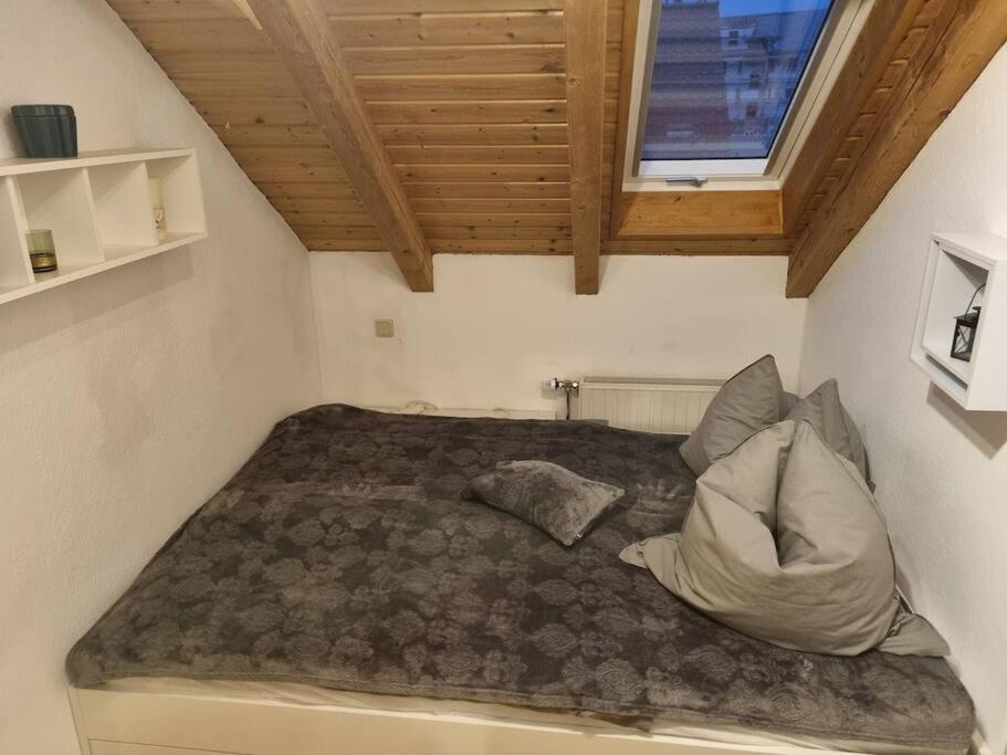 Gemuetliche Dachgeschosswohnung Erfurt Bagian luar foto
