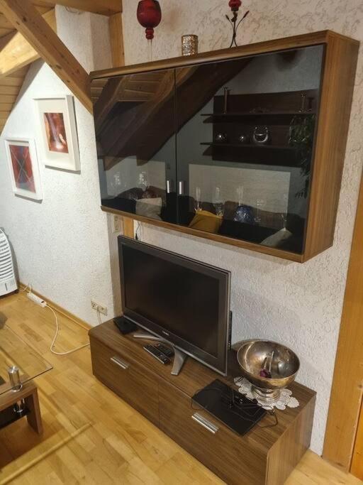 Gemuetliche Dachgeschosswohnung Erfurt Bagian luar foto