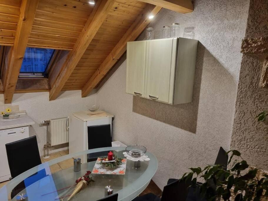 Gemuetliche Dachgeschosswohnung Erfurt Bagian luar foto